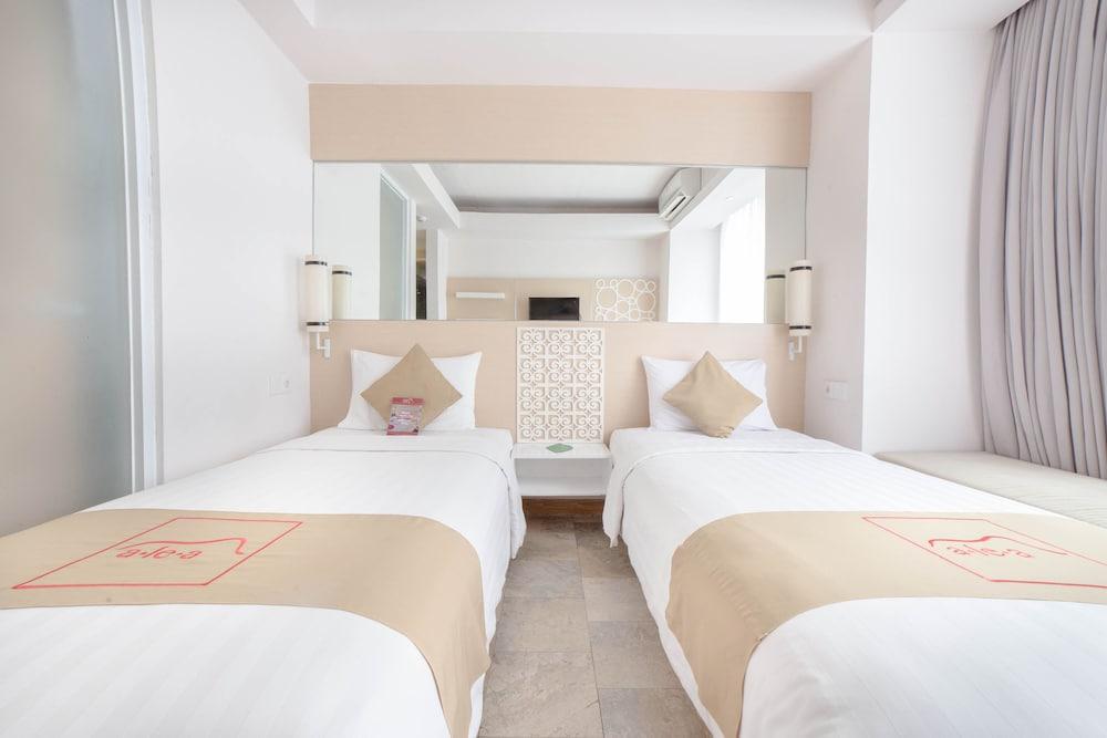 ดิ เอเลีย โฮเต็ล ชมินญะก์ Hotel เซมินยัค ภายนอก รูปภาพ