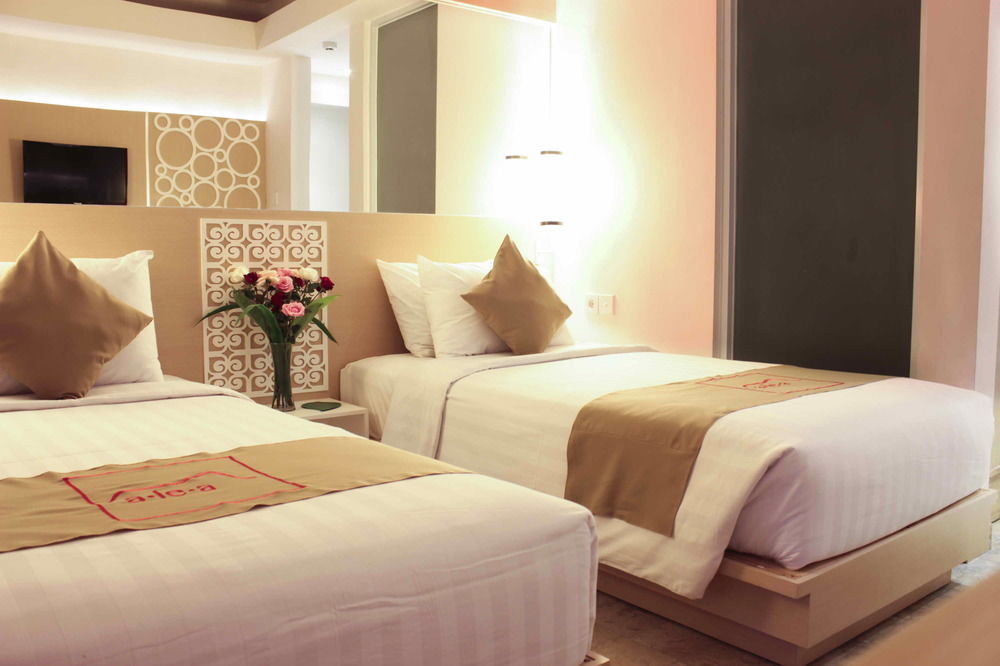 ดิ เอเลีย โฮเต็ล ชมินญะก์ Hotel เซมินยัค ภายนอก รูปภาพ