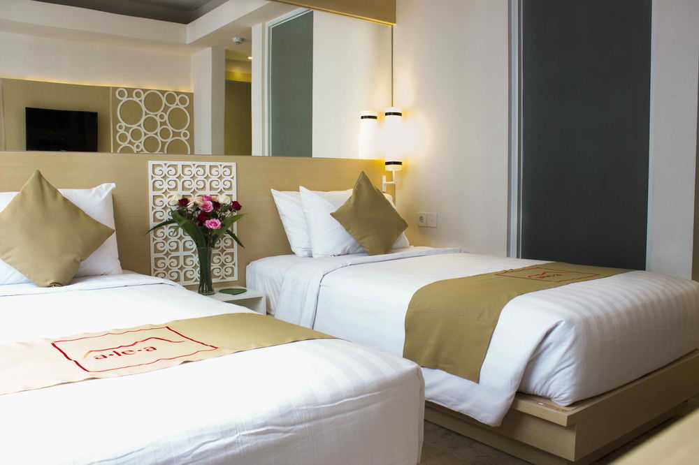 ดิ เอเลีย โฮเต็ล ชมินญะก์ Hotel เซมินยัค ภายนอก รูปภาพ