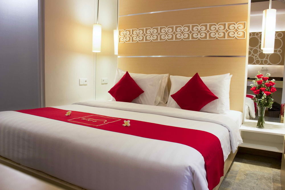 ดิ เอเลีย โฮเต็ล ชมินญะก์ Hotel เซมินยัค ภายนอก รูปภาพ