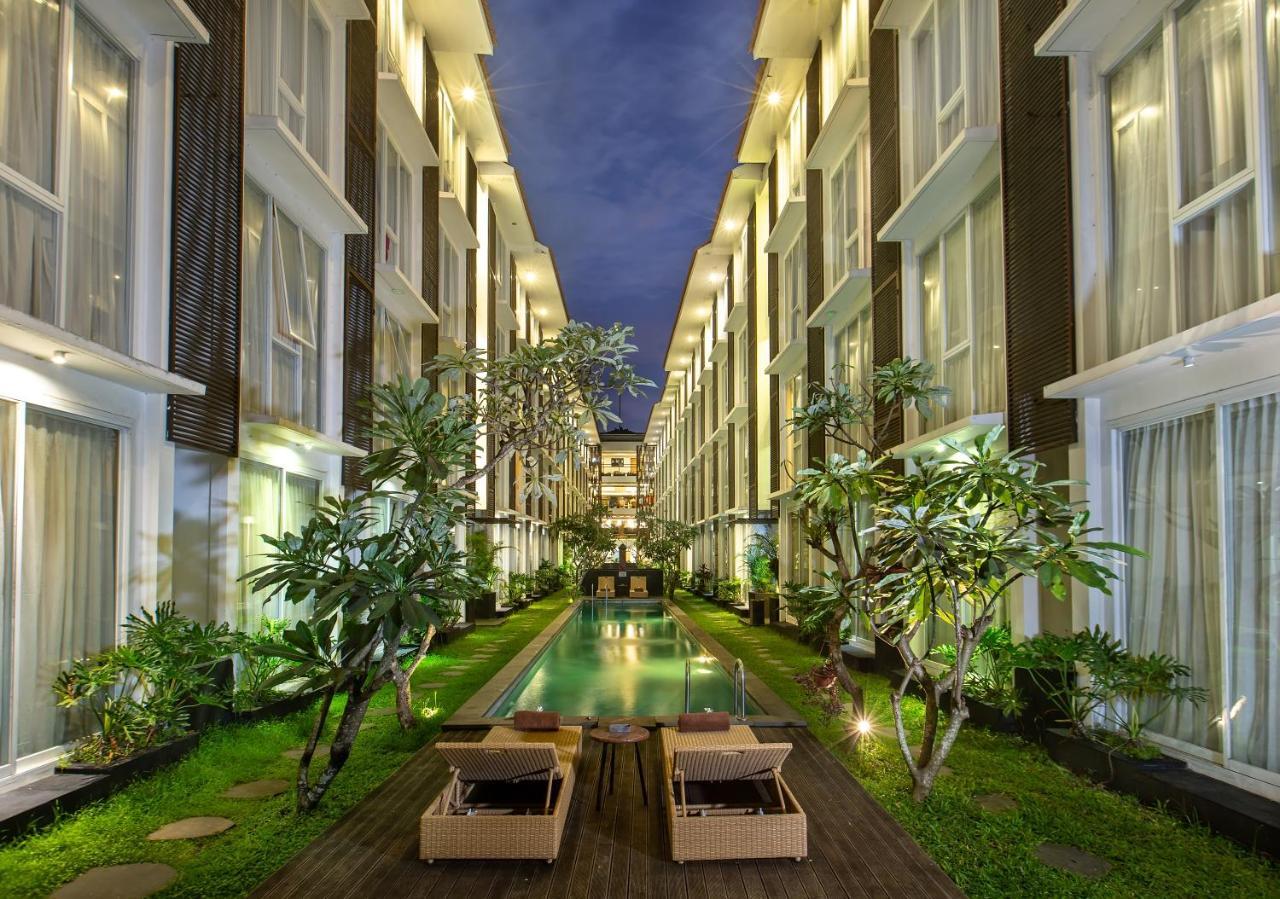 ดิ เอเลีย โฮเต็ล ชมินญะก์ Hotel เซมินยัค ภายนอก รูปภาพ