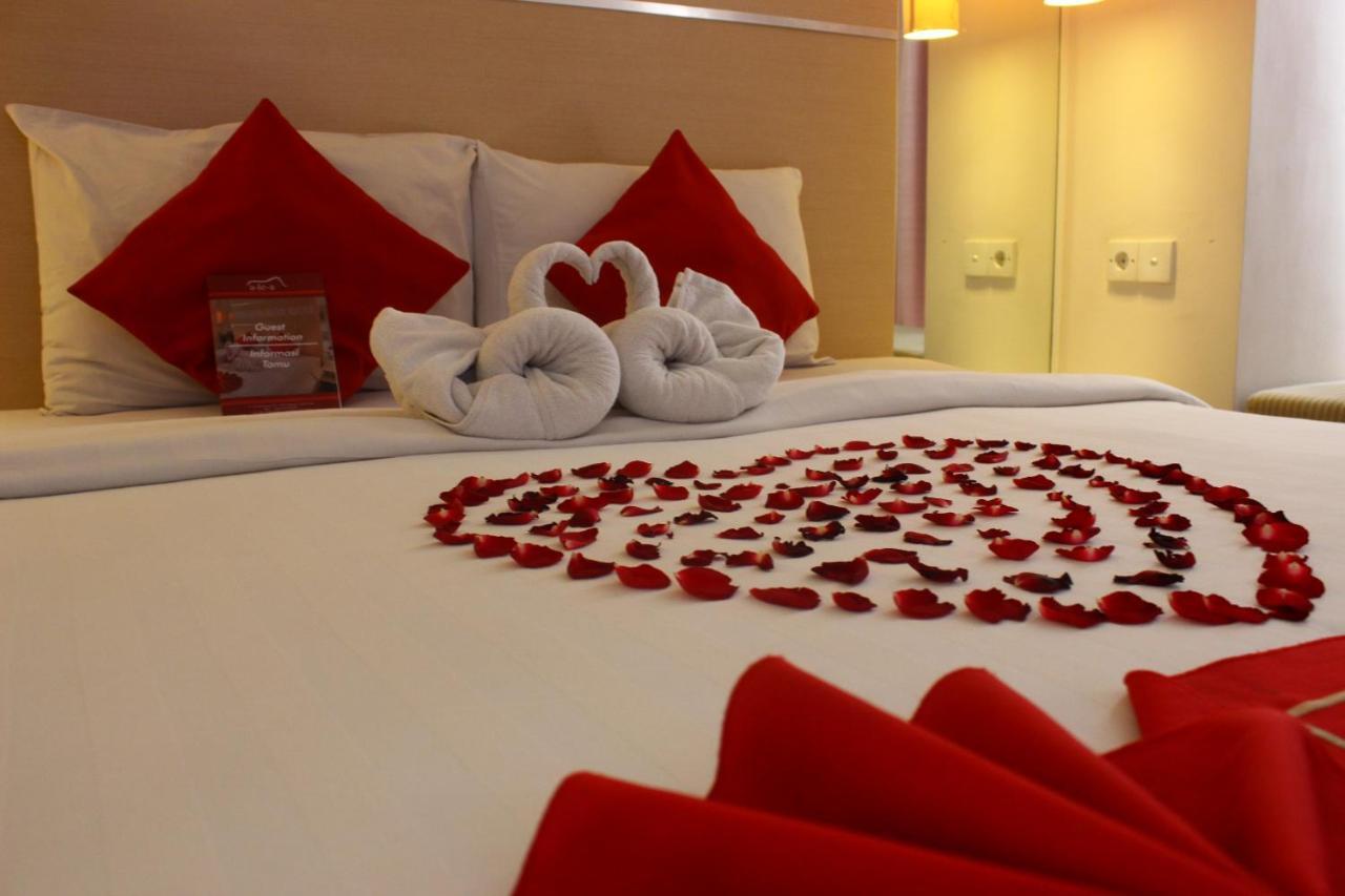 ดิ เอเลีย โฮเต็ล ชมินญะก์ Hotel เซมินยัค ภายนอก รูปภาพ